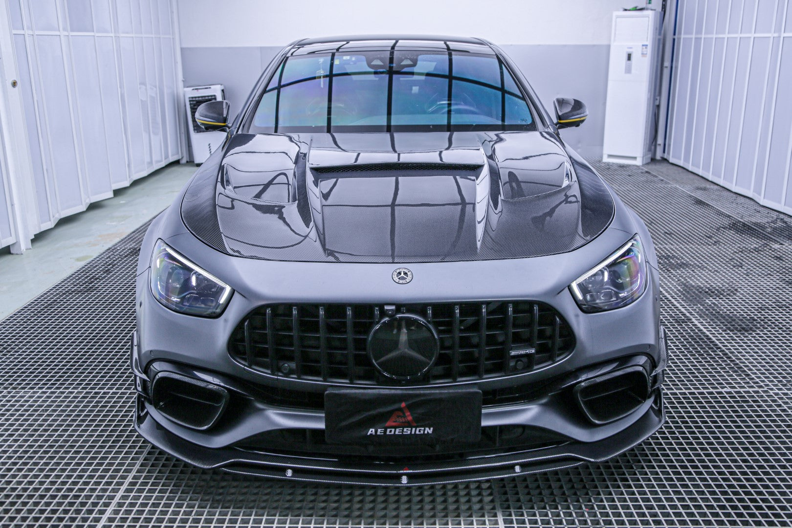 Mercedes-AMG E-Klasse E63 AMG W213 Tuning mit einem Kotflügelfinnen Carbon  von Chrometec